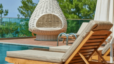 How to Choose Deck Chairs for a Poolside Retreat